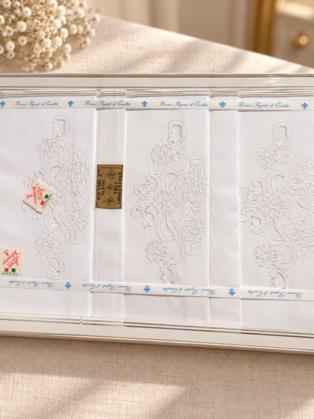 Vintage Linea Valentino Hand Embroidered White Cloth Napkins Set Made in Italy N